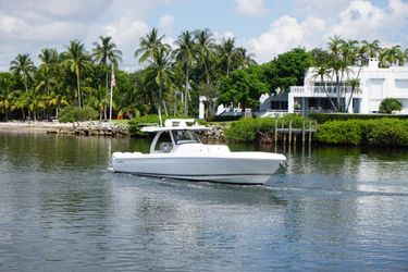 40' Intrepid 2018 Yacht For Sale